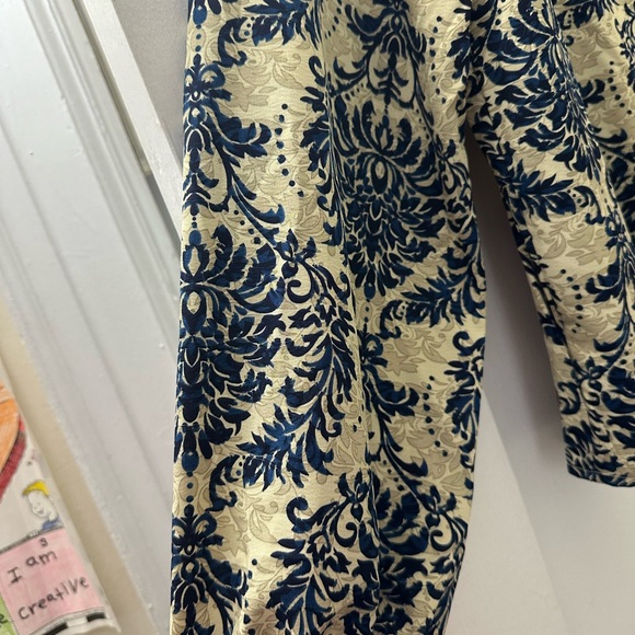 Women Blouse - Picture 8 of 8